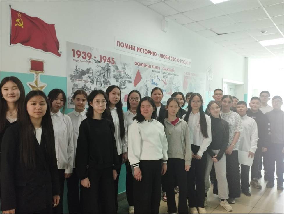 Экскурсия по школьному  музею  ко Дню рождения В. Б. Борсоева.